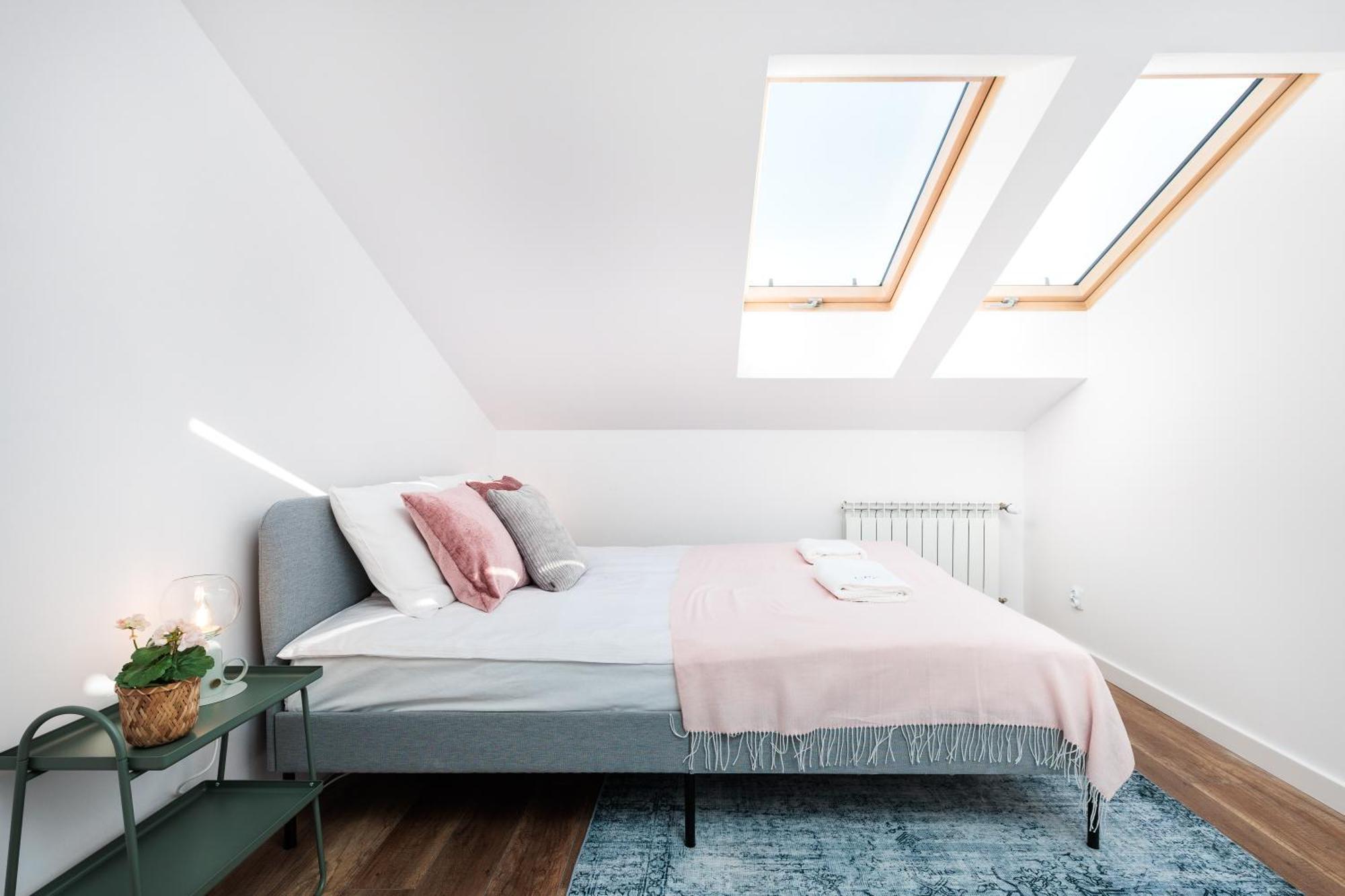 Trailside - By Upstairs Apartament